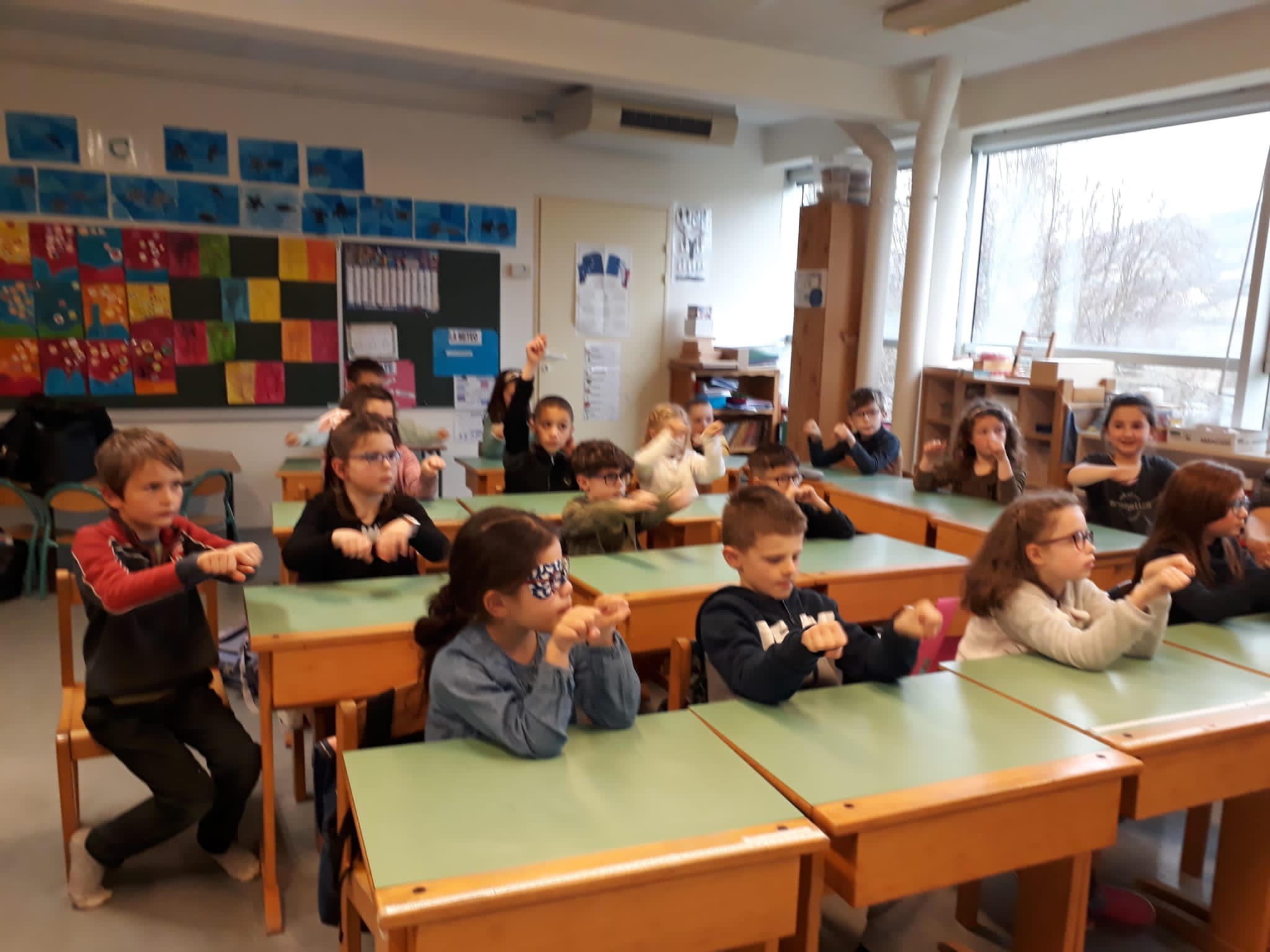 Langue des signes en maternelle et CP/CE1 