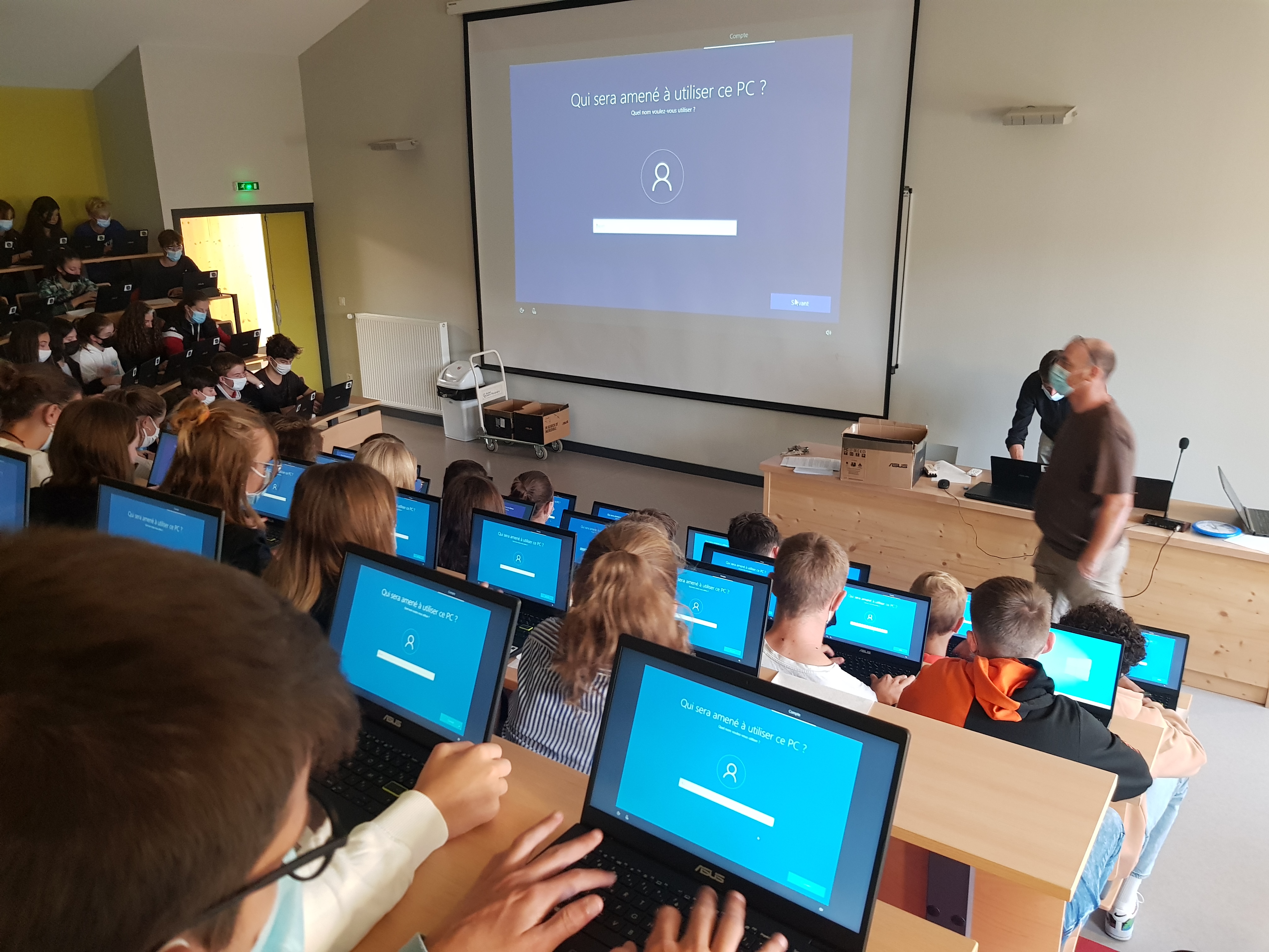 Un cartable numérique pour les collégiens et lycéens